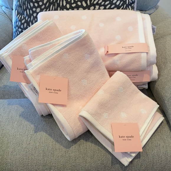 kate spade Bath Kate Spade Pinkwhite Deco Dot Towel Collection
